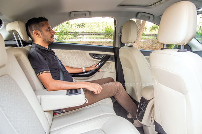 Mahindra XUV400 vs Tata Nexon EV comparison: Challenger to the crown